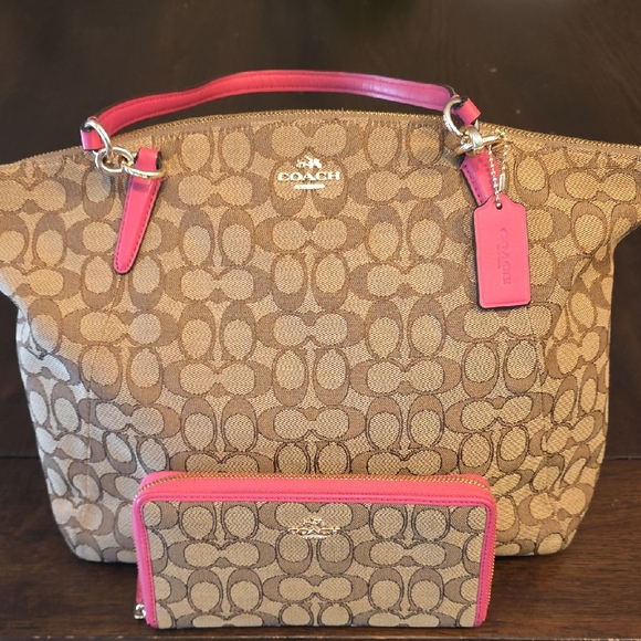 Coach Handbags - Coach Signature Logo Print Kelsey Bag Purse Pink And Matching Wallet